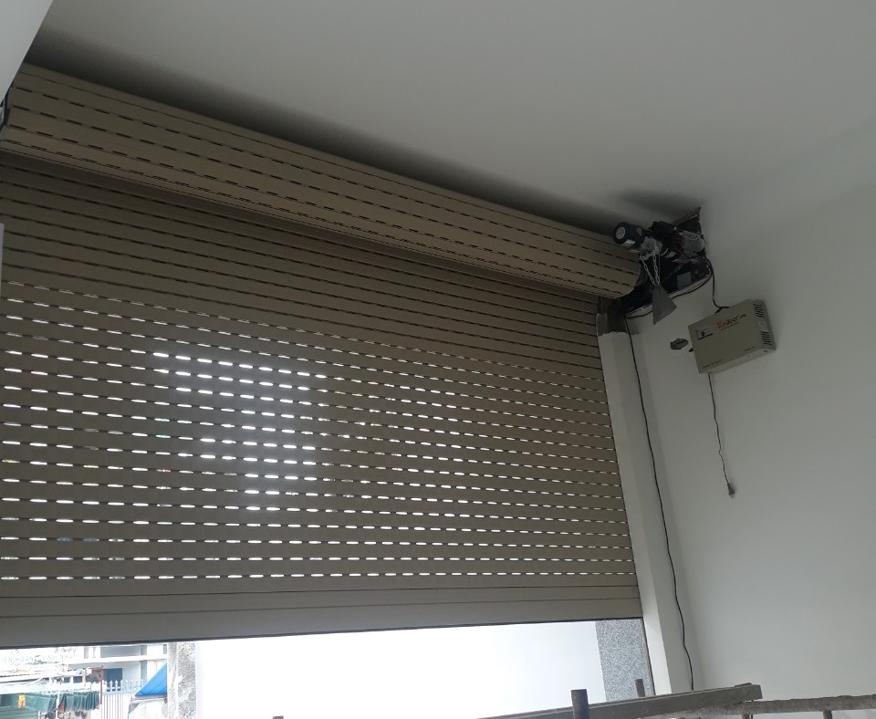 cửa cuốn titadoor giá rẻ
